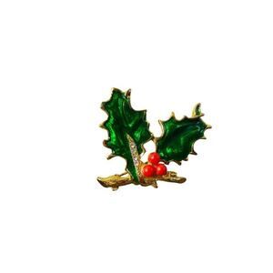 Christmas‎ Holly Berry lapel pin